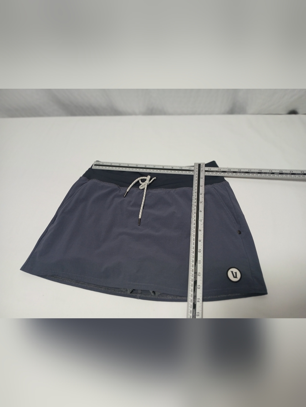 Vuori Women's Seabreeze Skort. Size M - Picture 4 of 12